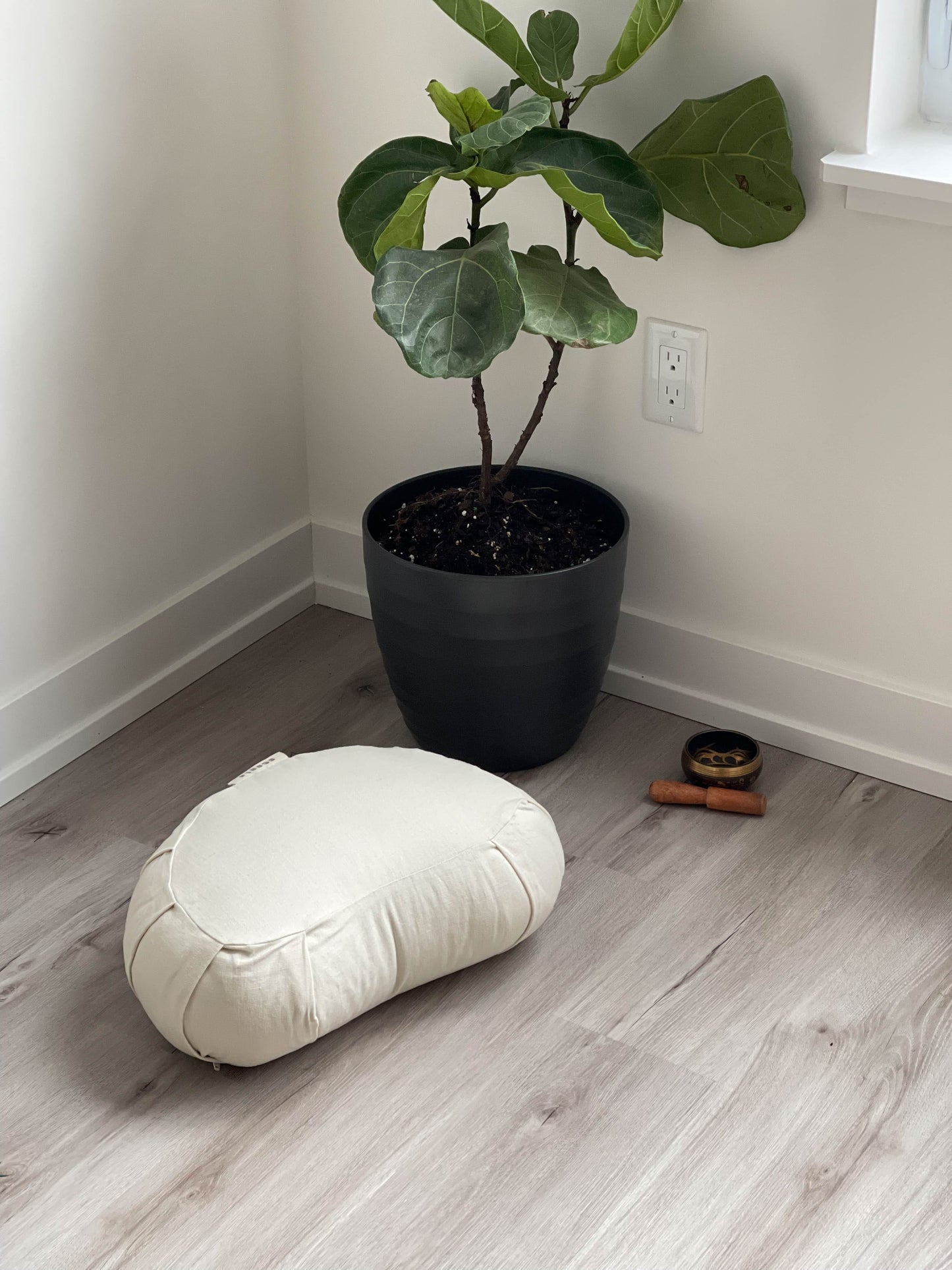 Crescent Natural Meditation Cushion | Ivory White